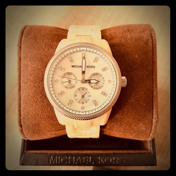 michael kors accessories